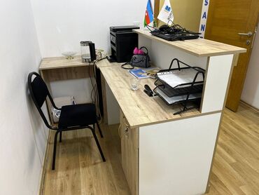 yevlax mebel: Resepşın stolu teze kimidir, 250 azn e alinib, obyekden tecili cixmali