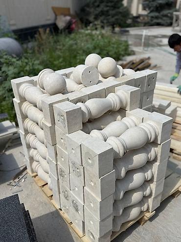 Готовые балясины: Готовая балясина, Материал: Камень, Для лестницы, Стиль: Барокко (резная, украшенная), Новый — 7