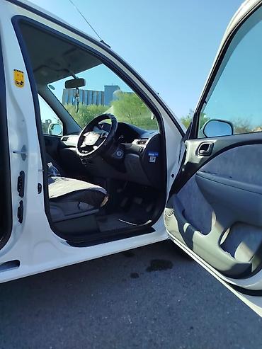 такта раум: Toyota Raum: 2000 г., Автомат, Бензин — 3