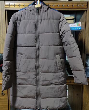 зимние куртки женские 2021 бишкек: Пуховик, По колено, 2XL (EU 44)