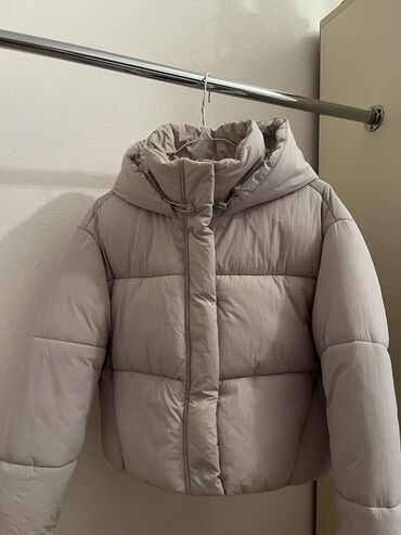 Kurtkalar: ZARA kurtka. Ekru reng s razmer (m razmere de olur) Su ve külek — 16