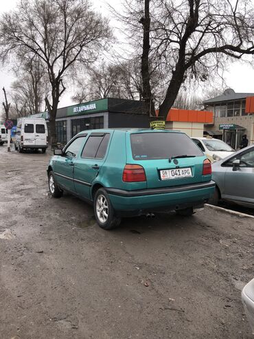 Volkswagen: Volkswagen Golf: 1992 г., 1.8 л, Механика, Бензин, Хэтчбэк