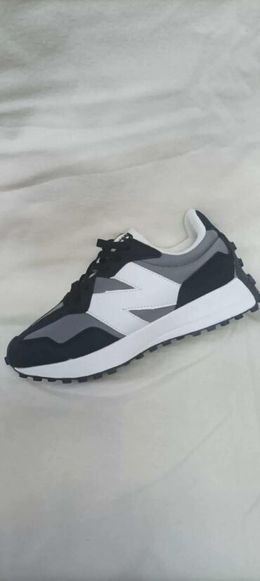 Women's Sneakers and athletic shoes: New Balance, bоја - Šareno — 8