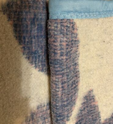 Одеяла и пледы: Одеяло, Б/у — 13