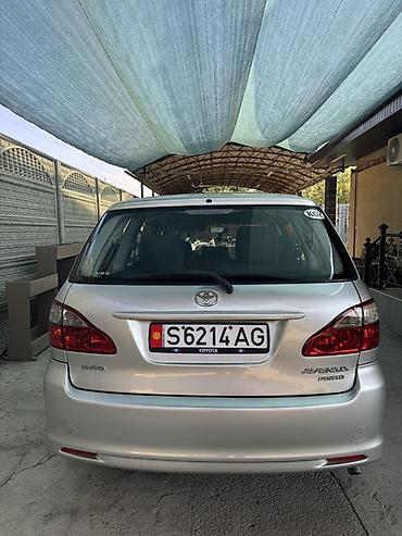 приём катализатора: Toyota Avensis Verso: 2004 г., 2 л, Механика, Дизель, Минивэн — 4