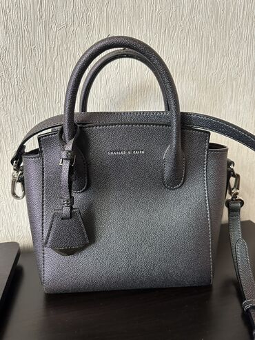 original canta: Charles & keith original