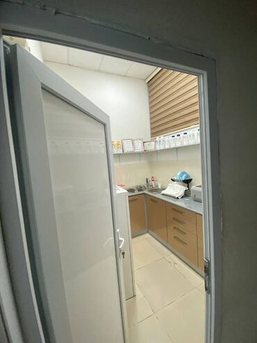 Digər kommersiya daşınmaz əmlakı: Badamdarda yerləşən ümumi sahəsi 120 kv,m olan,obyekt klinika kimi — 5