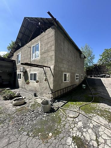 Продажа коттеджей и домов: 📍В Сокулуке ( нижняя зона ) продаётся двухуровневый дом на участке 17 — 2