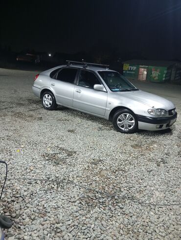 Toyota: Toyota Corolla: 2001 г., 1.8 л, Механика, Бензин, Хэтчбэк — 5