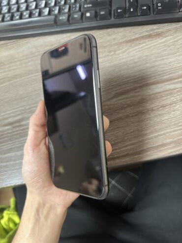 Apple iPhone: IPhone 11, Б/у, 128 ГБ, Черный, Чехол, 73 %