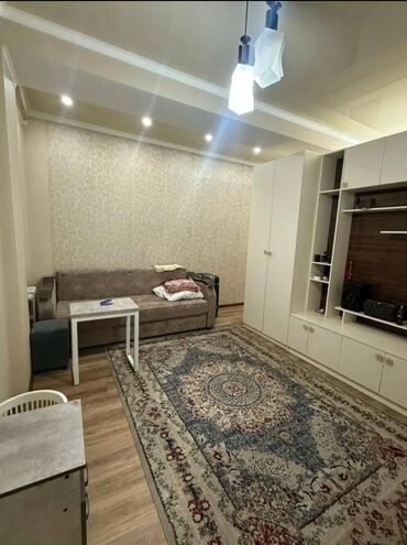 срочно продаётся 1 комнатная квартира в районе ошского рынка по улице молодая гвардия токтогула: 1 комната, 45 м², Элитка, 5 этаж, Евроремонт