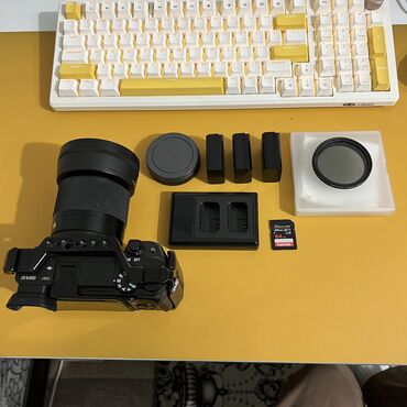 принеси старый телефон получи новый: Продаю Sony а6400 (4k) body В комплекте: 3 штук батареи, флешка