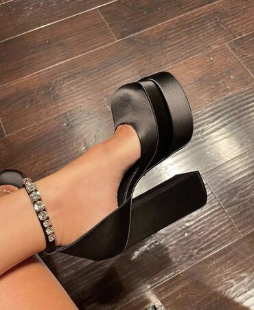 dzhinsy versace: Туфли Versace, 36.5, цвет - Черный