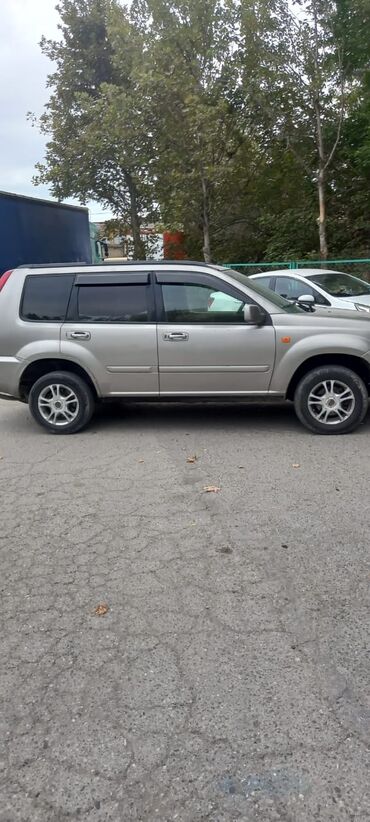 nissan sunny nece masindir: Nissan X-Trail: 2 l | 2000 il Universal