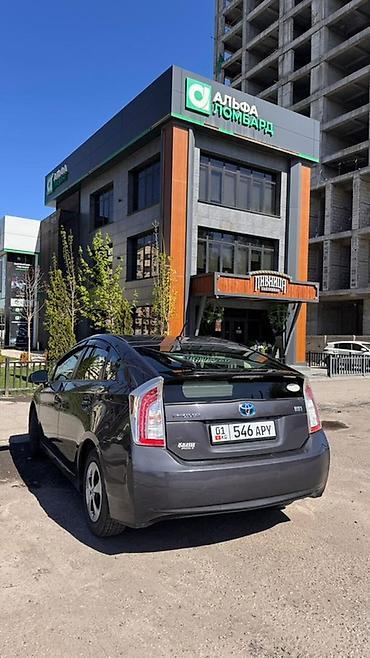 Toyota: Toyota Prius: 2013 г., Гибрид, Хэтчбэк — 3
