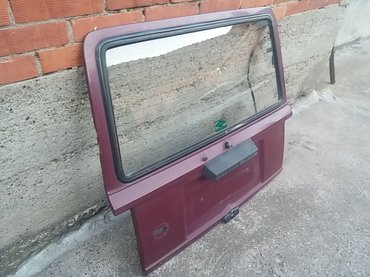 Auto delovi: Vrata gepeka lada 2104 karavan kompletna bordo sa staklom. Očuvana — 4