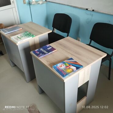 Stullar: Kompüter masası, Açılmayan, Laminat, Dördbucaq masa