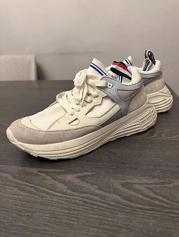 hilfiger: Orjinal Tommy Hilfiger
45 razmer
Yeni veziyyetde, defektsiz — 1