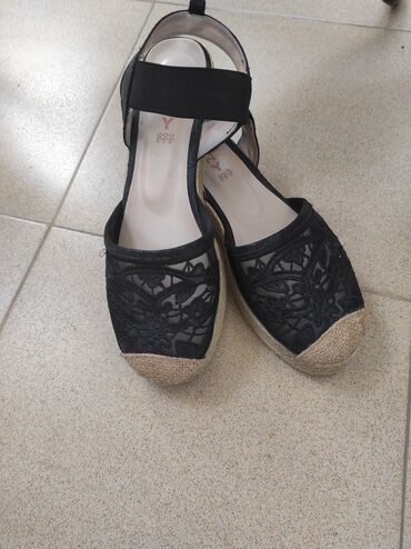cizme sa skrivenom platformom: Sandale, 40