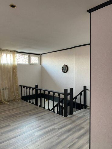 Uzunmüddətli kirayə mənzillər: Yasamal rayonu Elmlər metrosunun yaxınlığında, köhnə tikili 9 — 14