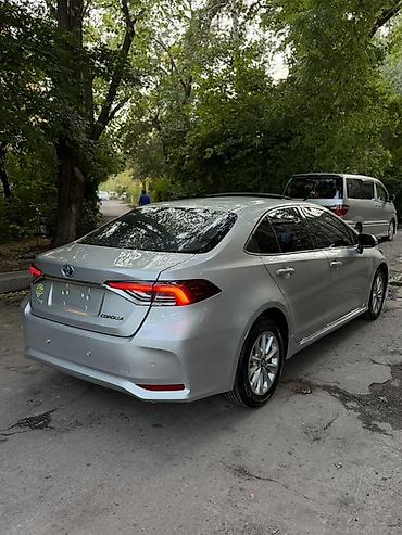 Toyota: Toyota Corolla: 2019 г., 1.8 л, Вариатор, Гибрид, Седан — 5