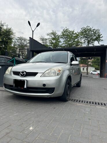 хорошие состояние: Mazda Demio: 2005 г., 1.3 л, Автомат, Бензин, Хэтчбэк