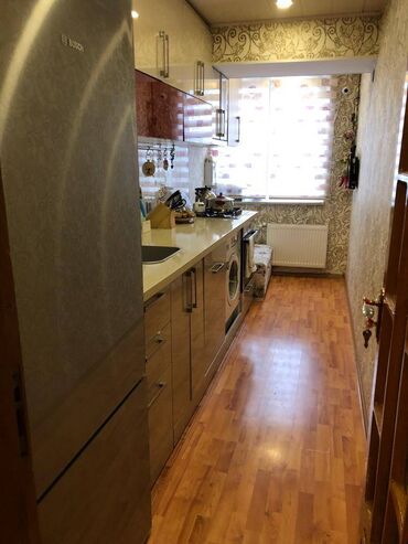 Uzunmüddətli kirayə mənzillər: Elmlər metrosunun yaxınlığında 9 mertebeli binanın 6-cı mərtəbəsində — 4