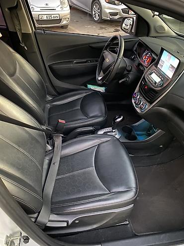 kiya bongo: Chevrolet Spark: 2016 г., 1 л, Автомат, Бензин, Хэтчбэк — 5