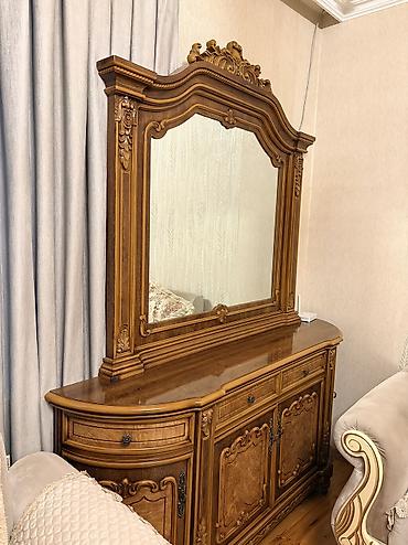 işləmiş mebel: İşlənmiş, Güzgülü, Malayziya — 1