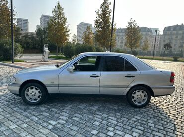 Mercedes-Benz: Mercedes-Benz C-Class: 2.2 l | 1996 il Sedan — 7