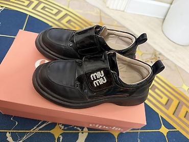 nike react: Детские туфли Miu Miu в черном цвете. Модель выполнена в — 2