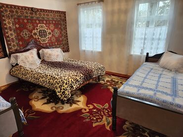 Günlük kirayə evlər: 100 kv. m, 3 otaqlı, İnternet, Telefon, Qaz — 4