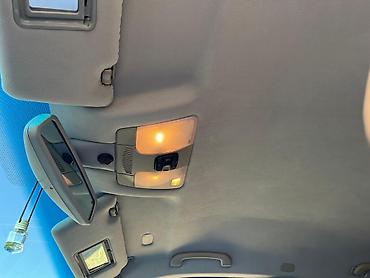 Mercedes-Benz: Mercedes-Benz E-Class: 2.4 l | 2000 il Sedan — 5