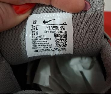 Patike: Nike Air Max – muške patike Model: CT Veličina: US 10 / UK 9 / EU — 2