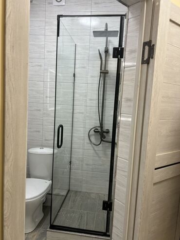 Душевые перегородки и ограждения: Душевые ограждения и перегородки из закалённого стекла под заказ — 15