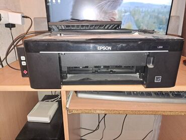 принтер epson t50 на запчасти: Продаю струйный принтер L200 б/у
надо чистить головки