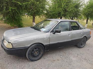 салон машины: Audi 80: 1987 г., Механика, Бензин, Седан — 4
