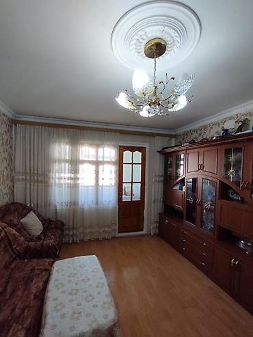 kirayə ev zabrat 1: Sumqayıt şəhəri, 13 mkr, 9/1 i, 2 otaq 3 otaqlıya düzəlib,otaqların — 9