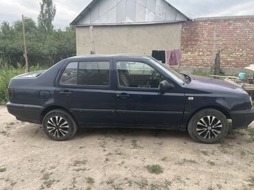 купить фольксваген венто: Volkswagen Vento: 1993 г., 1.8 л, Механика, Бензин, Седан