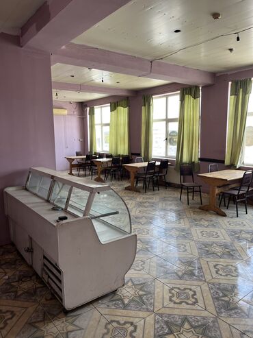 Гаражи: Kafe icareye verilir