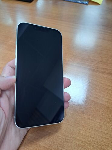 купить айфон на запчасти: IPhone 13, Б/у, 128 ГБ, Белый, Зарядное устройство, Чехол, Кабель, 77 %