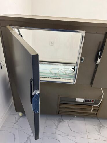 Soyuducu vitrinləri: Bu ticarət vitrin soyuducusu qəhvəyi rəngdədir və şüşə yan panellərə -da lalafo.az — 7 Soyuducu vitrinləri: Bu ticarət vitrin soyuducusu qəhvəyi rəngdədir və şüşə yan panellərə — 7