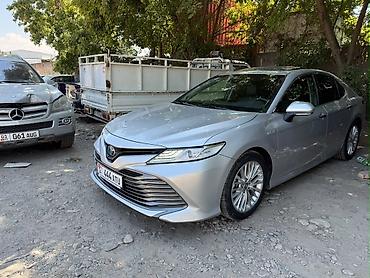Toyota Camry: 2020 г., 2.5 л, Автомат, Гибрид, Седан