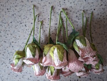 Süni güllər: Dekorativ mini çiçək dəstəsi – toxuma fakturalı qızılı simli parıltılı — 6