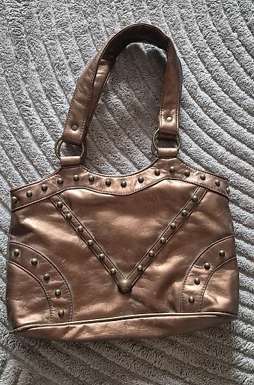 primark torba: Crna pismo tasna-1500 din. Tasna boje bakra-500 din. Bela tasa-600 — 2