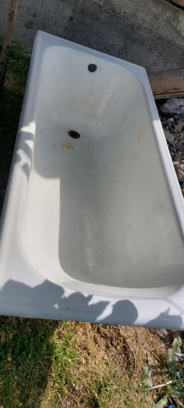 для сантехника: Ванна чугунная большая. в хорошем состоянии. цена 10 тыс.сом