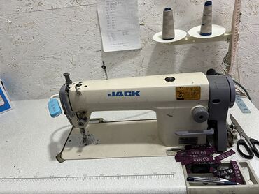 Промышленные швейные машинки: Продаю в хорошем состояние . Писать на WhatsApp