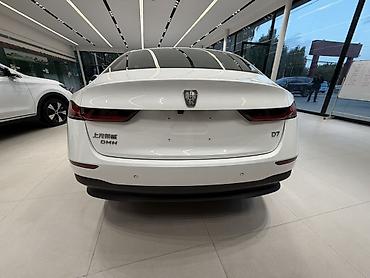 Roewe: Roewe : 2026 г., Автомат, Гибрид, Лифтбек — 5