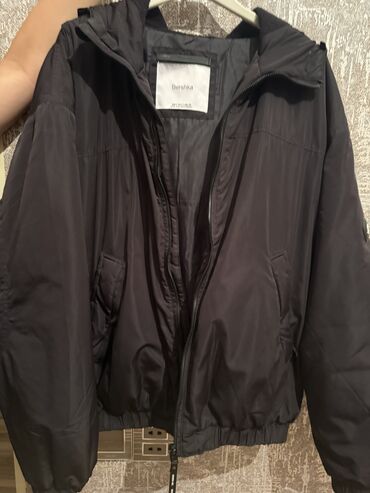 Пиджаки: S olcu Bershka kurtka orta qalinliqda 109 azn alinib 50 satilir
