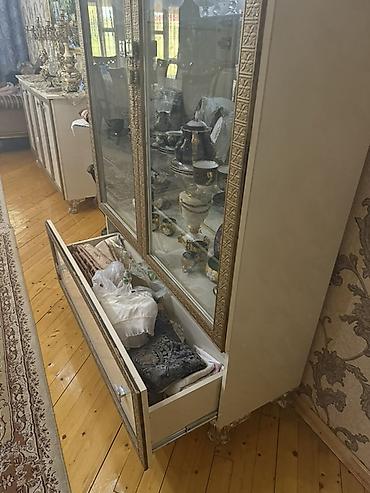 Оборудование для магазинов: Vitrin şkaf – klassik üslubda - Material: MDF/Laminate karkas, şüşə — 4